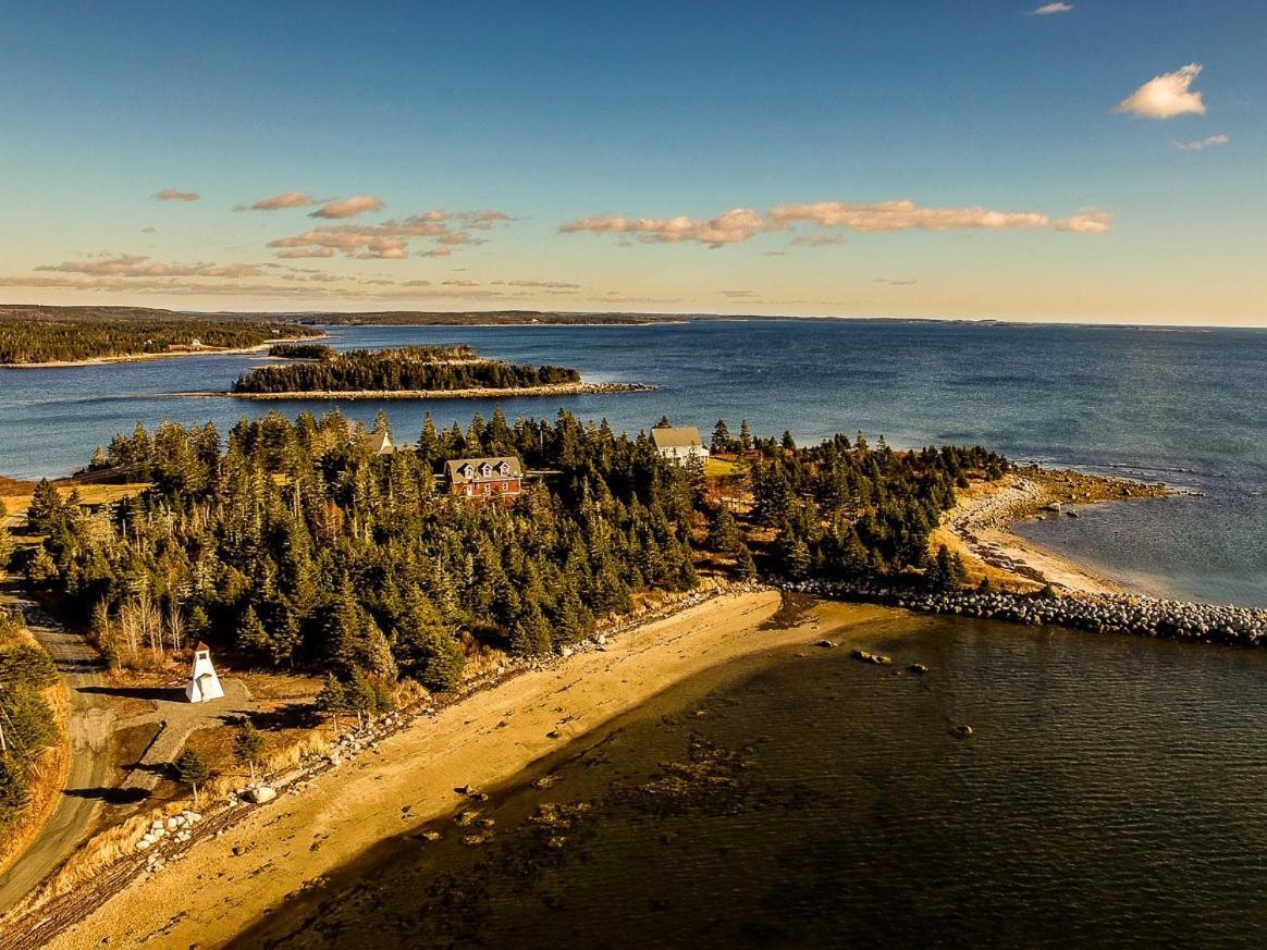 Seawind Landing Country Inn Larry's River Екстериор снимка